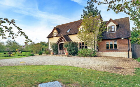 Windfall Cottage: Haus, Zuhause, Dach, Hütte, Strauch, Wohngebiet, Bauernhaus, Estate, Ländliches Gebiet, Grundstueck