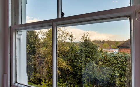 Spring Cottage: Deck, Schatten, Hartholz, Gartenmöbel, Balkon, Planke, Eco Hotel, Schwimmbad, Holzboden, Resort