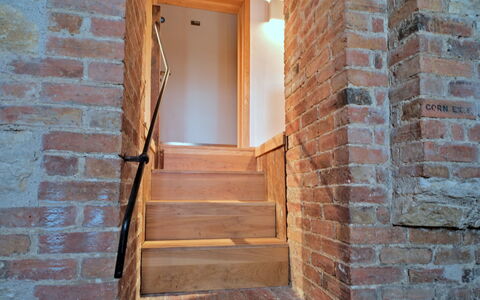 The Loft at Brackley Town Hall: Deck, Schatten, Hartholz, Gartenmöbel, Balkon, Planke, Eco Hotel, Schwimmbad, Holzboden, Resort