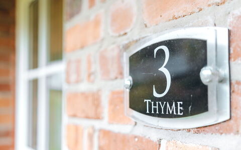 Thyme Country Cottage: Wohnung, Gebirge, Senke, Alpen, Hotel, Bergdorf