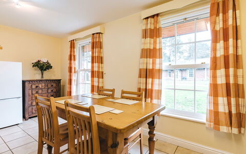 Thyme Country Cottage: Wohnung, Gebirge, Senke, Alpen, Hotel, Bergdorf