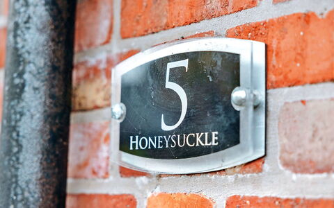Honeysuckle Country Cottage: Wohnung, Gebirge, Senke, Alpen, Hotel, Bergdorf