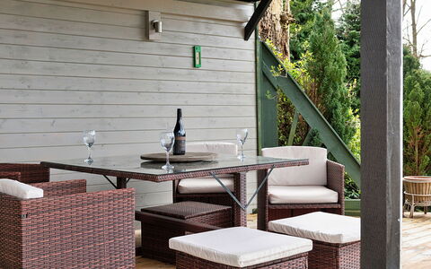Garden Lodge: Deck, Schatten, Hartholz, Gartenmöbel, Balkon, Planke, Eco Hotel, Schwimmbad, Holzboden, Resort