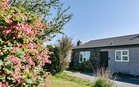 Charnwood: Wohnung, Gebirge, Senke, Alpen, Hotel, Bergdorf