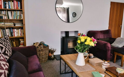 Charnwood: Wohnung, Gebirge, Senke, Alpen, Hotel, Bergdorf