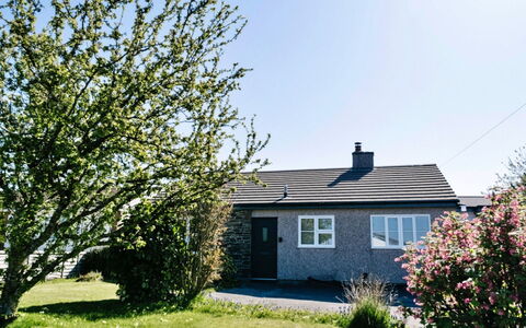 Charnwood: Wohnung, Gebirge, Senke, Alpen, Hotel, Bergdorf
