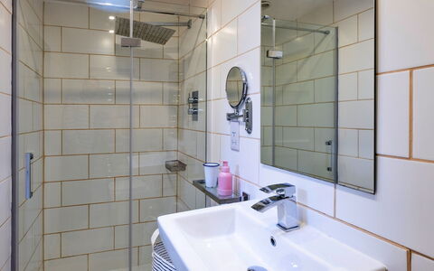 3 Elm Cottage: Wohnung, Gebirge, Senke, Alpen, Hotel, Bergdorf