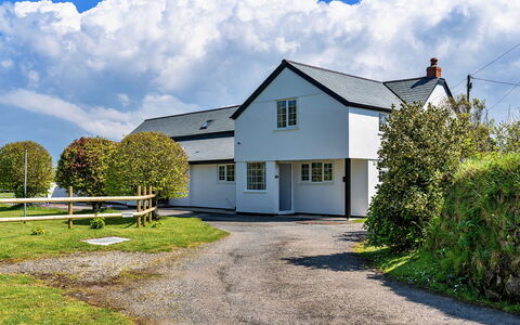 Trethew Cottage: Wohnung, Gebirge, Senke, Alpen, Hotel, Bergdorf