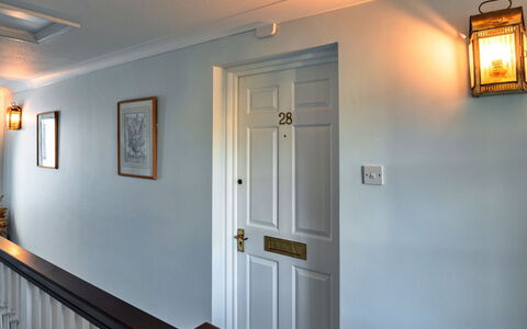 Falmouth 601: Wohnung, Gebirge, Senke, Alpen, Hotel, Bergdorf