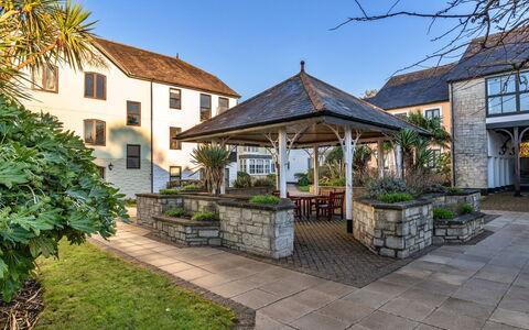 Falmouth 601: Wohnung, Gebirge, Senke, Alpen, Hotel, Bergdorf