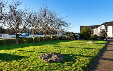 Falmouth 601: Wohnung, Gebirge, Senke, Alpen, Hotel, Bergdorf