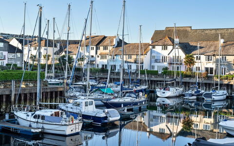 Falmouth 601: Wohnung, Gebirge, Senke, Alpen, Hotel, Bergdorf