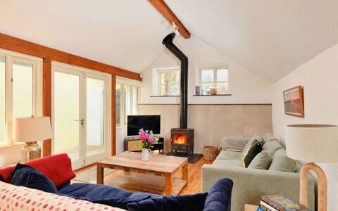 The Old Store: Möbel, Interior Design, Flooring, Couch, Holz, Fussboden, Zimmer, Wohnzimmer, Decke, Beleuchtung