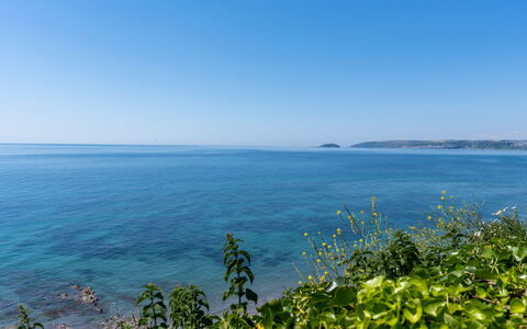Avalon Sea Views: Wohnung, Gebirge, Senke, Alpen, Hotel, Bergdorf