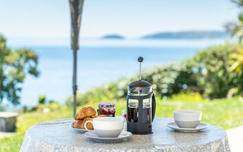 Avalon Sea Views: Wohnung, Gebirge, Senke, Alpen, Hotel, Bergdorf
