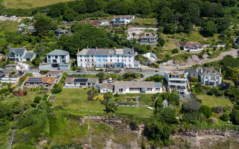 Avalon Sea Views: Wohnung, Gebirge, Senke, Alpen, Hotel, Bergdorf
