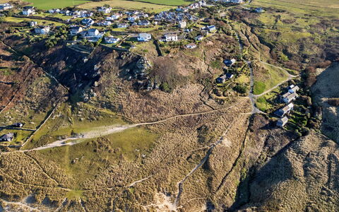 Longships: Wohnung, Gebirge, Senke, Alpen, Hotel, Bergdorf