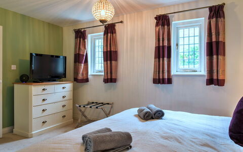 Wedgewood Cottage, Cawsand: Interior Design, Wand, Decke, Möbel, Holz, Bett, Flooring, Schlafzimmer, Fussboden, Zimmer
