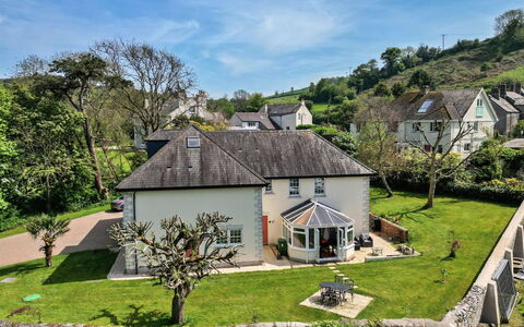 Nicely Tucked Away Cottage: Wohnung, Gebirge, Senke, Alpen, Hotel, Bergdorf