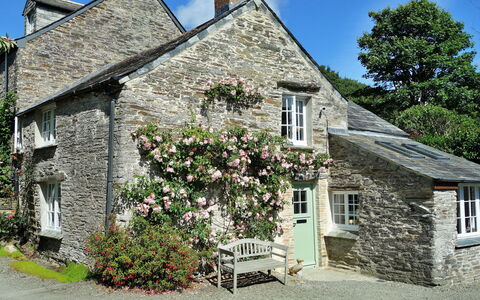 Porthcothan Mill Cottage: Wohnung, Gebirge, Senke, Alpen, Hotel, Bergdorf
