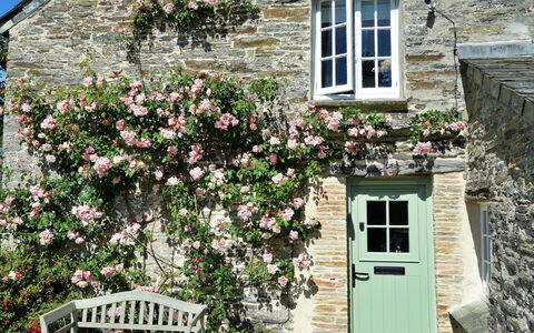 Porthcothan Mill Cottage: Wohnung, Gebirge, Senke, Alpen, Hotel, Bergdorf