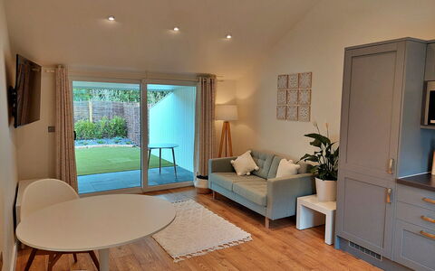 Little Dunley - Maple: Wohnung, Balkon, Schatten, Yachthafen, Hotel, Dock