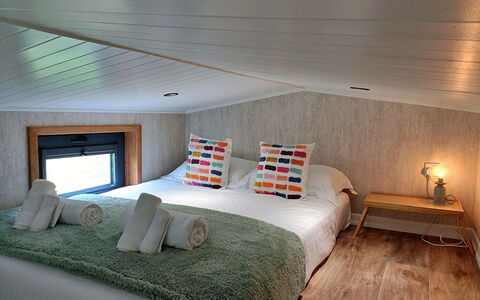 Little Dunley - the Tiny House: Wohnung, Balkon, Schatten, Yachthafen, Hotel, Dock