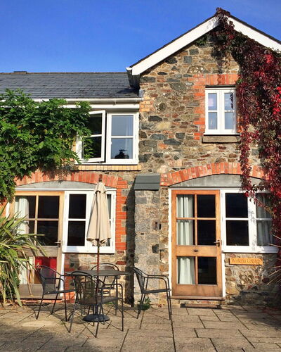 Little Dunley - Wisteria Cottage