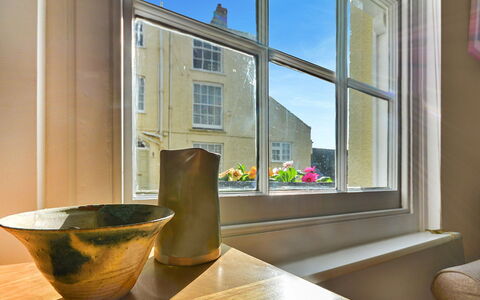 One the Green, Kingsand: Wohnung, Balkon, Schatten, Yachthafen, Hotel, Dock