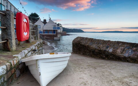 Calm Cottage, Kingsand: Wohnung, Balkon, Schatten, Yachthafen, Hotel, Dock