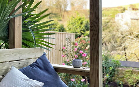 Calm Cottage, Kingsand: Wohnung, Balkon, Schatten, Yachthafen, Hotel, Dock