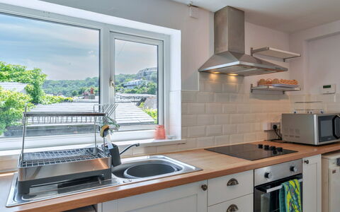 Roselric: Küchengerät, Küche, Countertop, Major Appliance, Cabinetry, Haushaltsgerät, Herd, Interior Design, Holz, Herd