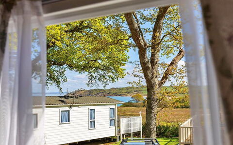 Beachlands: Wohnung, Balkon, Schatten, Yachthafen, Hotel, Dock