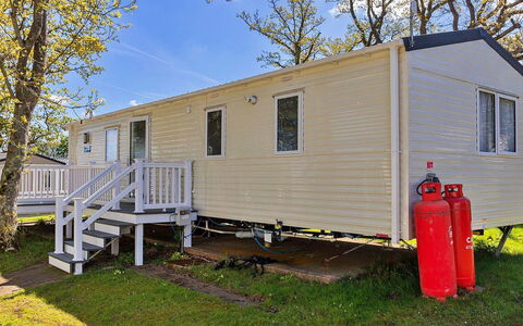 Beachlands: Wohnung, Balkon, Schatten, Yachthafen, Hotel, Dock