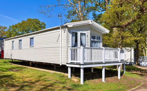 Beachlands: Wohnung, Balkon, Schatten, Yachthafen, Hotel, Dock