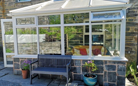Bron Elan: Wohnung, Balkon, Schatten, Yachthafen, Hotel, Dock