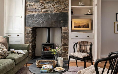 Bwthyn Llechi (Slate Cottage): Wohnung, Balkon, Schatten, Yachthafen, Hotel, Dock