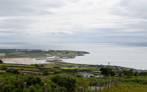 Golygfa O'R Castell - Castle Views: Wohnung, Balkon, Schatten, Yachthafen, Hotel, Dock