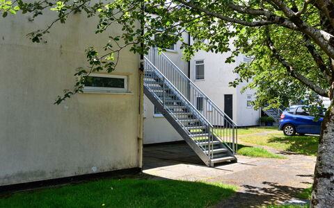 Golygfa O'R Castell - Castle Views: Wohnung, Balkon, Schatten, Yachthafen, Hotel, Dock