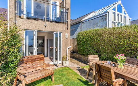 Argraig: Wohnung, Balkon, Schatten, Yachthafen, Hotel, Dock