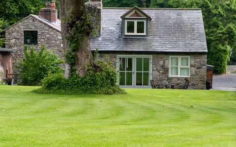 The Cottage: Wohnung, Balkon, Schatten, Yachthafen, Hotel, Dock