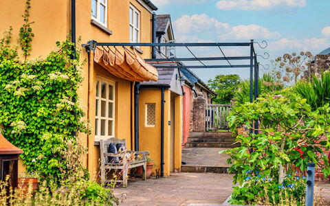 Beili Glas Cottage: Wohnung, Balkon, Schatten, Yachthafen, Hotel, Dock