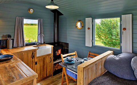 'Susanna' Poachers Hut: Wohnung, Balkon, Schatten, Yachthafen, Hotel, Dock