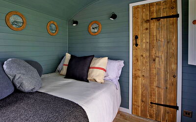 'Susanna' Poachers Hut