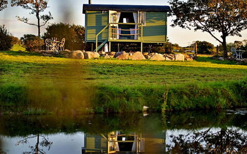 'Angharad' Poachers Hut: Wohnung, Balkon, Schatten, Yachthafen, Hotel, Dock