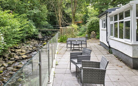 Nant Cottage: Wohnung, Balkon, Schatten, Yachthafen, Hotel, Dock
