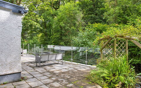 Nant Cottage: Wohnung, Balkon, Schatten, Yachthafen, Hotel, Dock