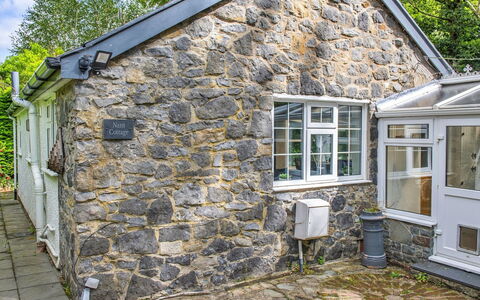 Nant Cottage: Wohnung, Balkon, Schatten, Yachthafen, Hotel, Dock