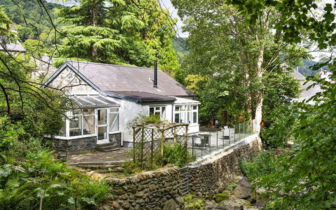 Nant Cottage: Wohnung, Balkon, Schatten, Yachthafen, Hotel, Dock