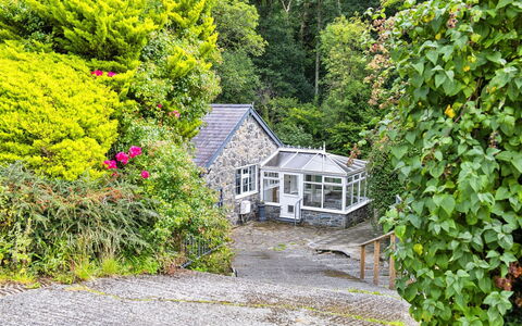 Nant Cottage: Wohnung, Balkon, Schatten, Yachthafen, Hotel, Dock